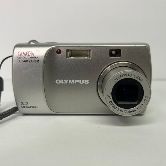 Olympus Digital Camera Camedia D-540 Zoom 3.2MP Silver - Picture 1 of 8